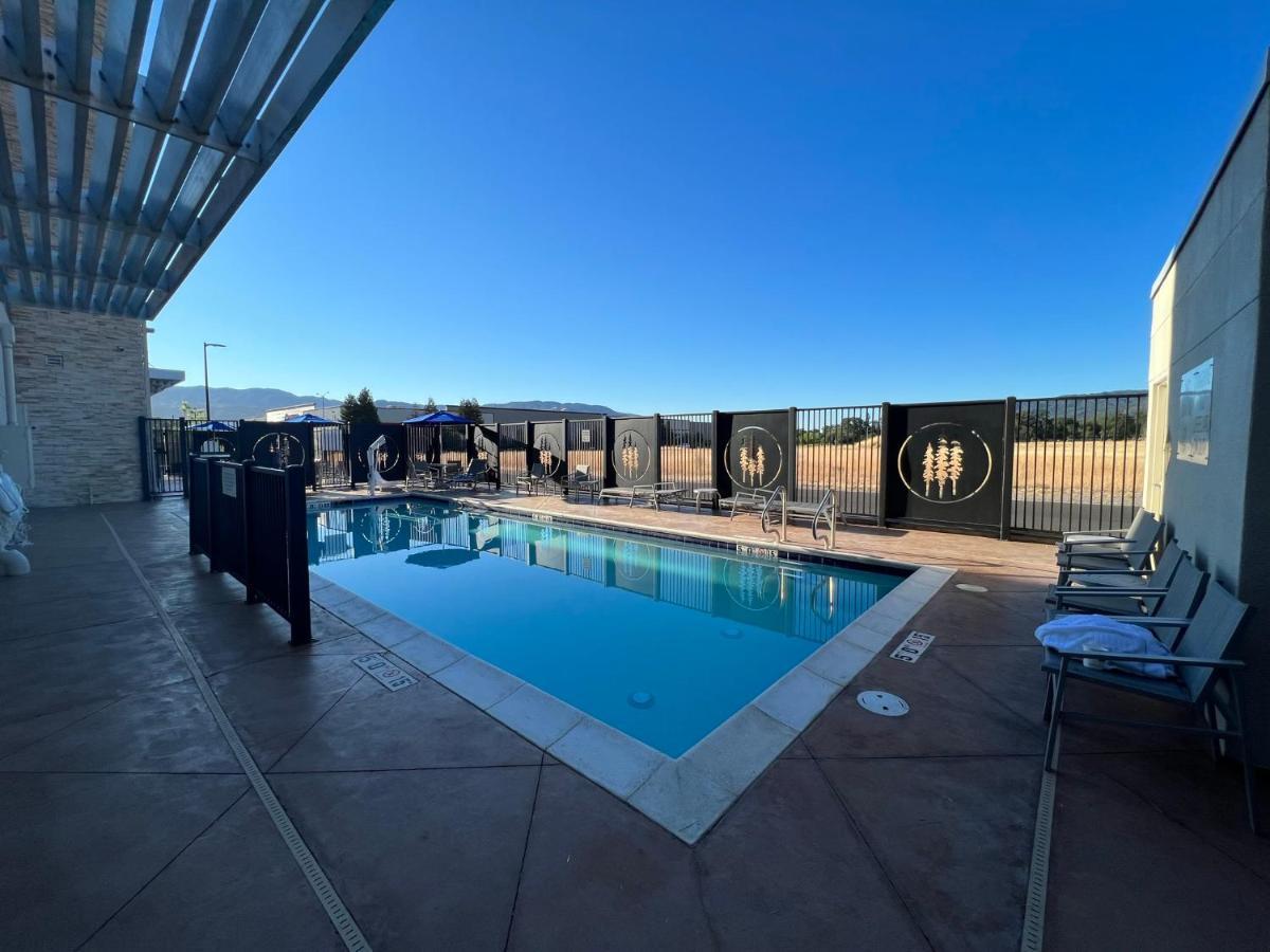 Holiday Inn Express & Suites - Ukiah By Ihg Luaran gambar